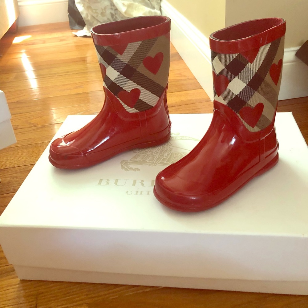 Girls Burberry Red heart Check Rainboots Sz 11